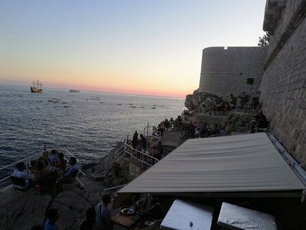 Bar Buza, en los acantilados de las murallas de Dubrovnik