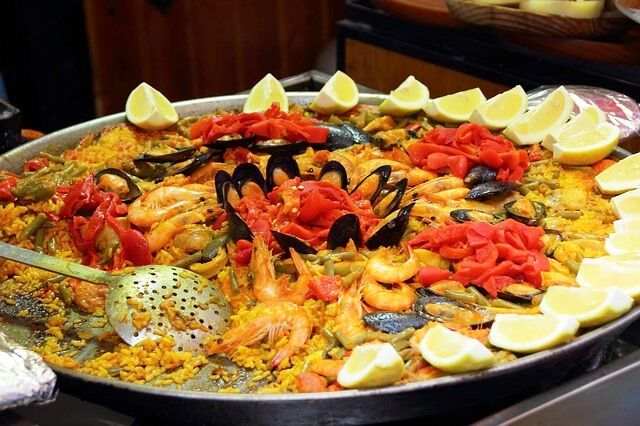 Deliciosa paella de marisco