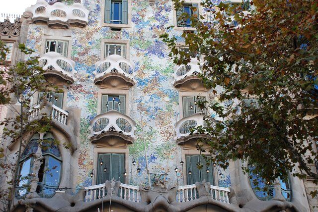 Detalles ornamentales de la fachada de la Casa Batlló