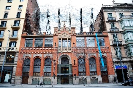 Fachada modernista de la Fundación Antonio Tàpies