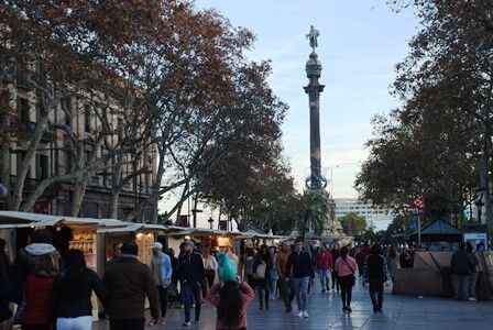 Monumento a Colón al final de Las Ramblas de Barcelona