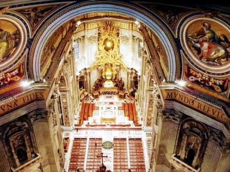 Altar de Bernini en San Pedro del Vaticano