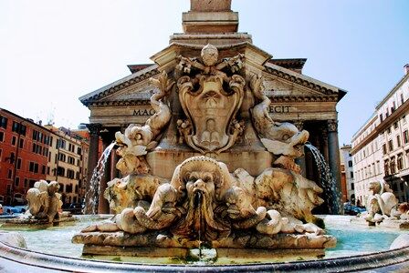 La Fuente del Delfín de Giacomo della Porta en Roma