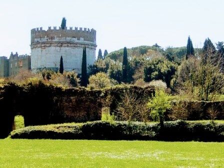 Mausoleo de Cecilia Metella en la Via Appia Antica