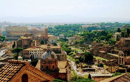 Vistas del Coliseo, el Foro Romano y el Palatino desde el Vittoriano