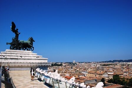 Vistas del Vaticano desde la terraza del Altar de la Patria