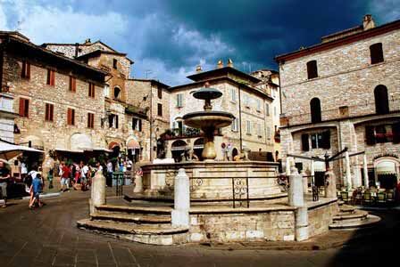 El precioso pueblo medieval de Assisi