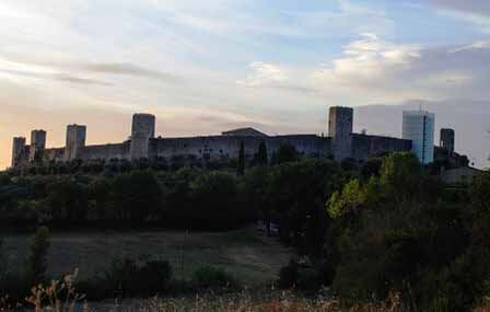 Las murallas y torres de Monteriggioni