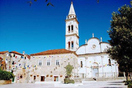 Parroquia de Santa María en Jelsa (isla de Hvar)