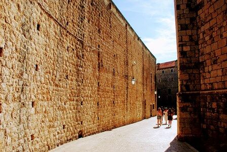 Colosales murallas transitables de Dubrovnik