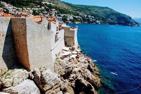 Espectacular Buza Bar en los acantilados de las murallas de Dubrovnik