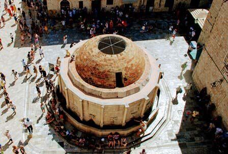 La Gran Fuente de Onofrio vista desde la murallas de Dubrovnik