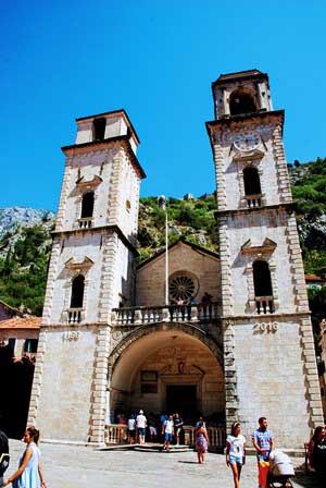 Catedral ortodoxa de San Trifón en Kotor (Montenegro)