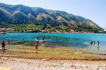 Las impresionantes murallas de Kotor en Montenegro