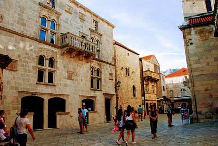 Palacio Arneri y el Palacio Gabriellis, donde está el Museo de la Ciudad de Korcula (Croacia)