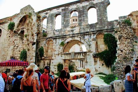 Puerta de Plata, junto al Palacio de Santo Domingo en Split (Croacia)